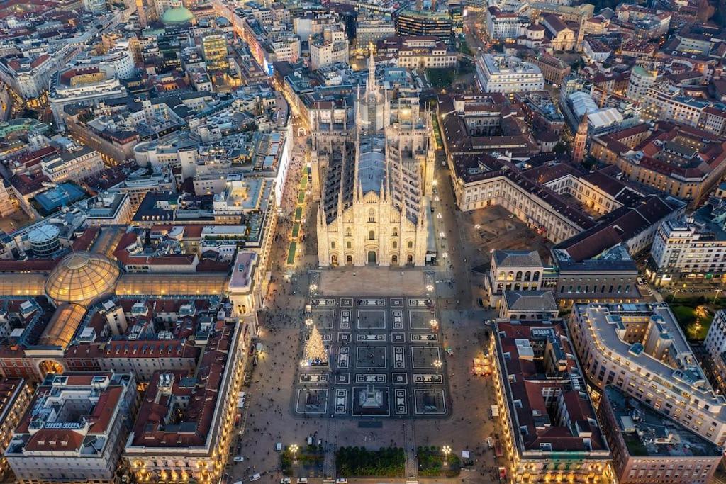 Appartamento Duomo 8 Min Walk - Sauna Privata, Design & Wi-fi Milano