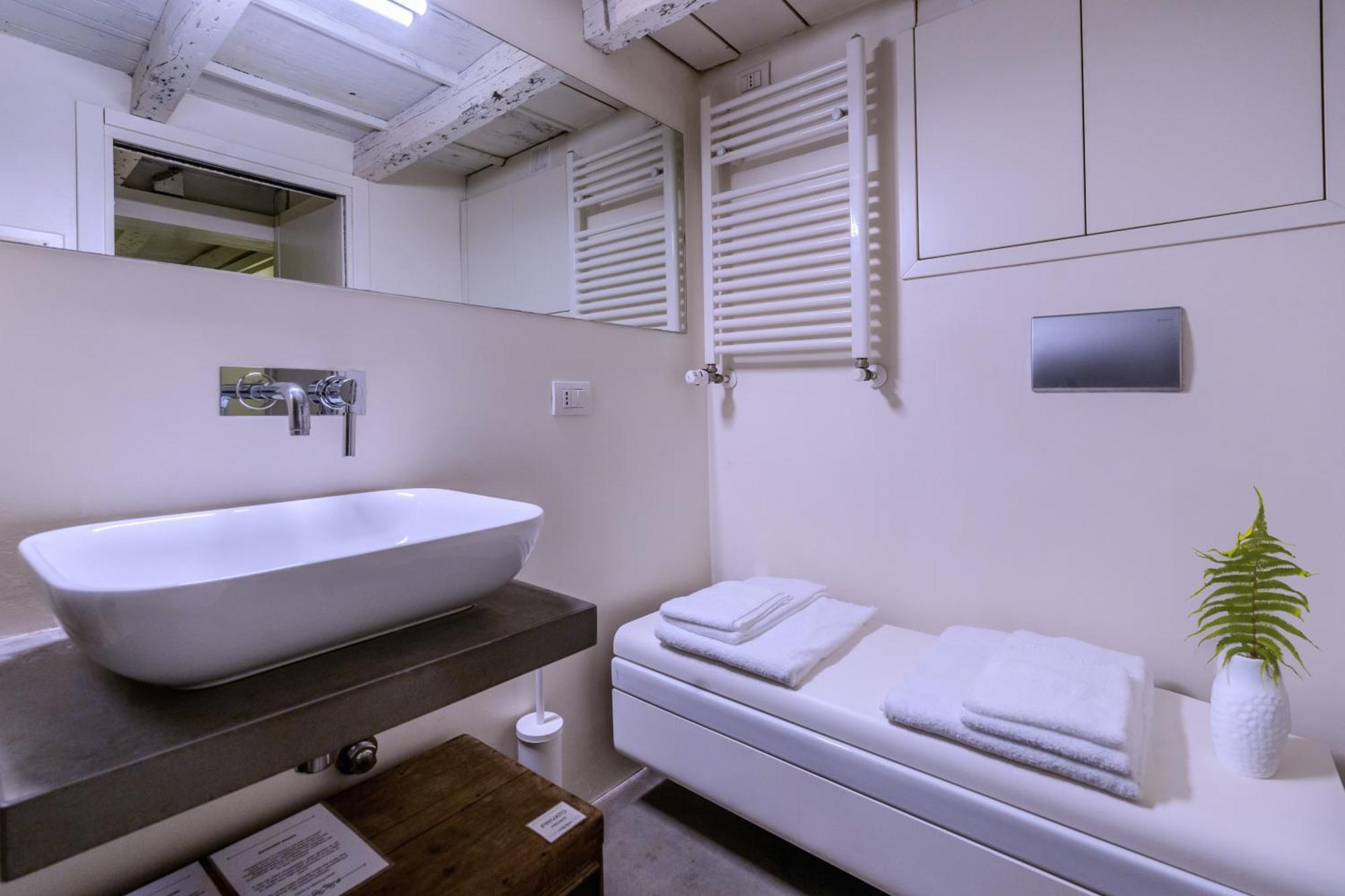 Duomo 8 Min Walk - Sauna Privata, Design & Wi-fi * Milano