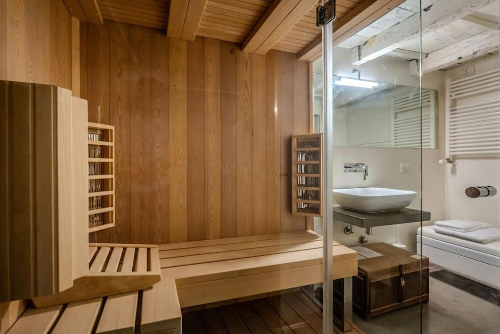 Appartement Duomo 8 Min Walk - Sauna Privata, Design & Wi-fi Milan